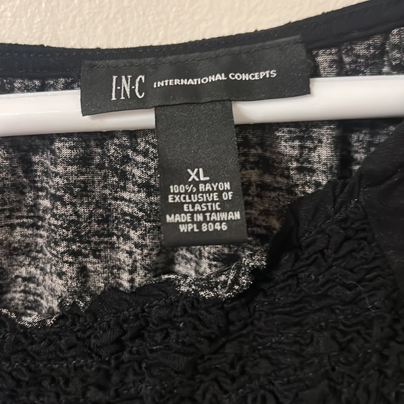 Women’s long sleeve dressy top - Picture 3 of 4